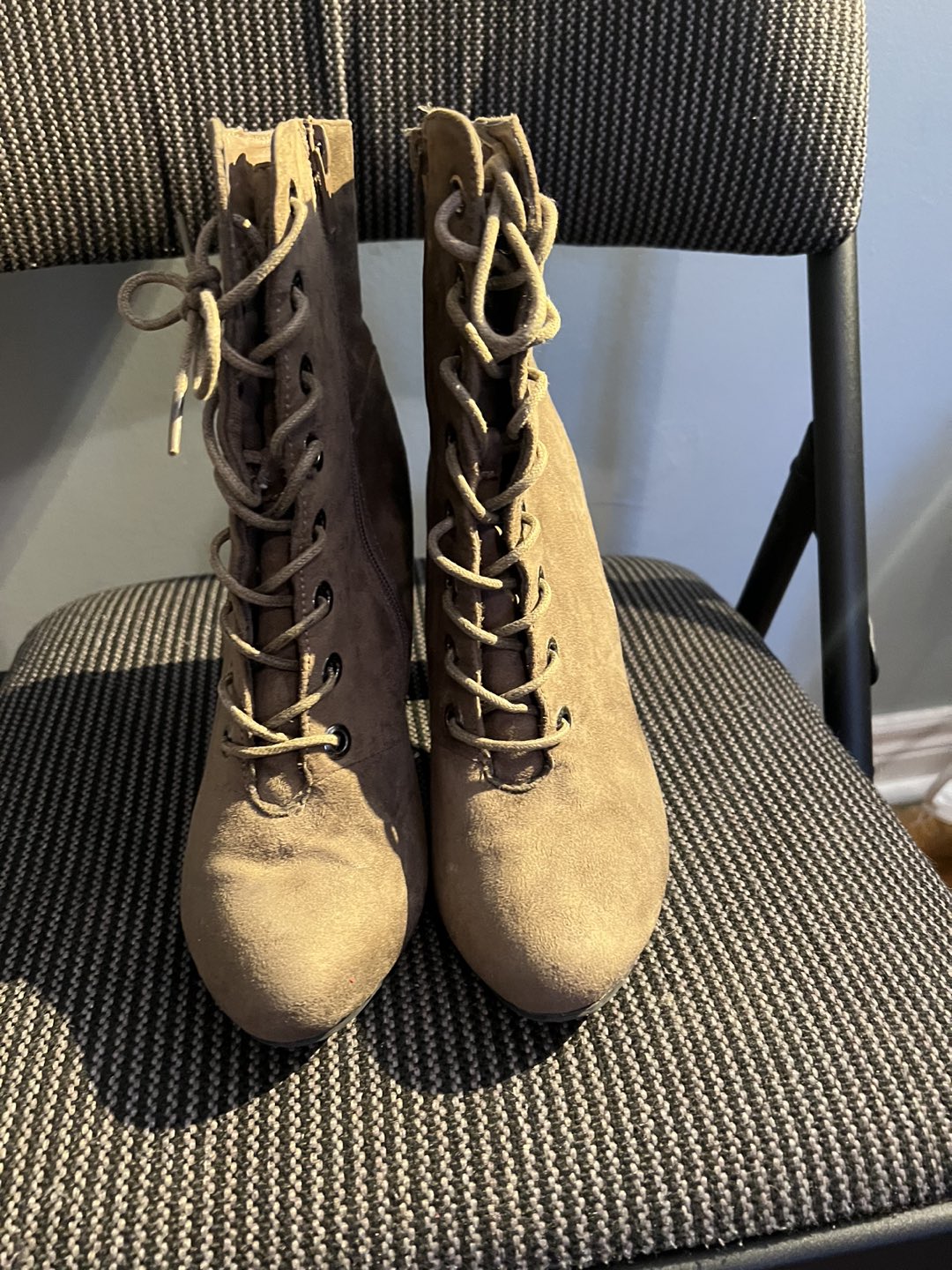 Leather Winter Shoes / light Brown  brand: Mox Collection