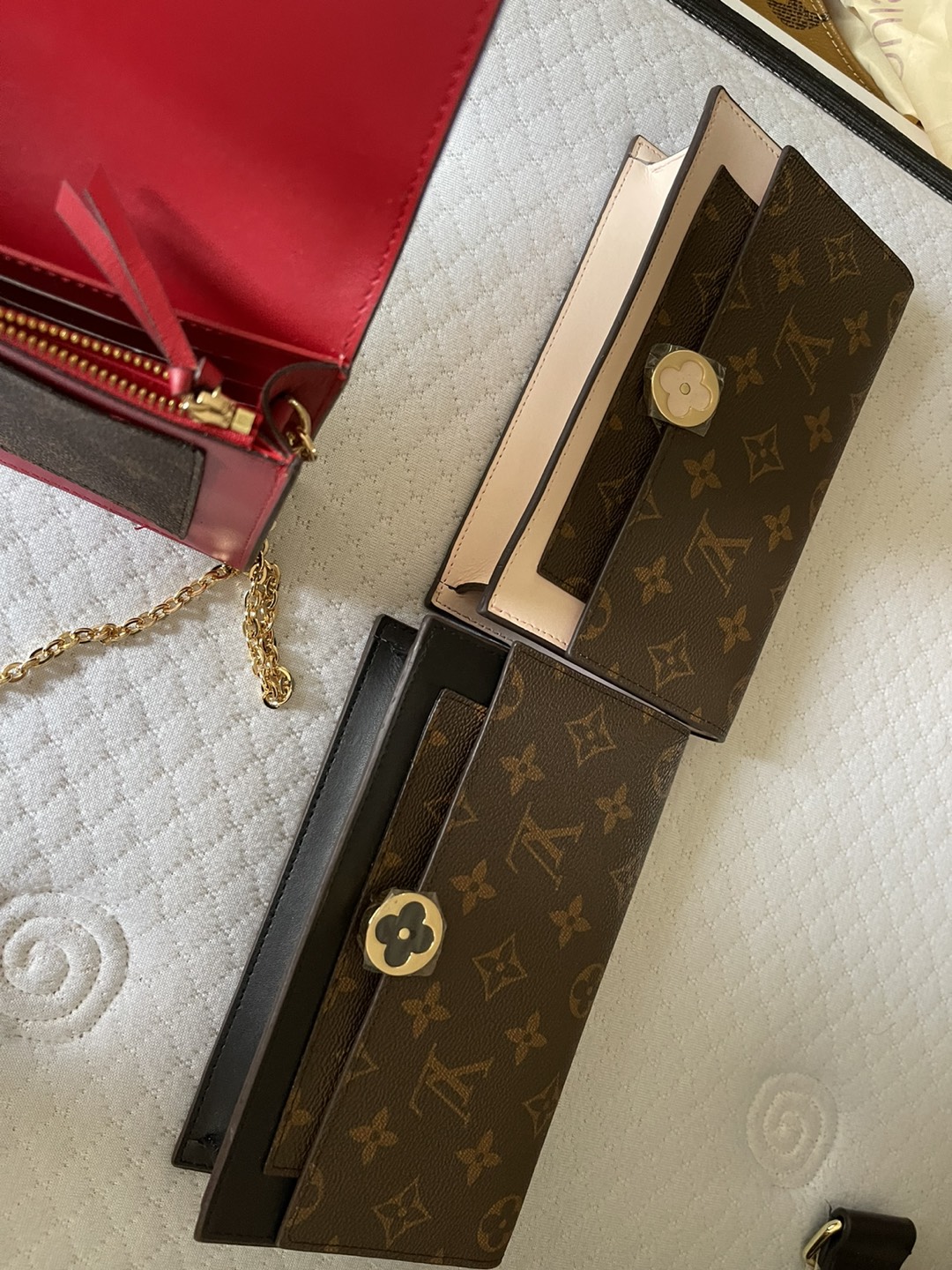 Wallet in chain - photo 3