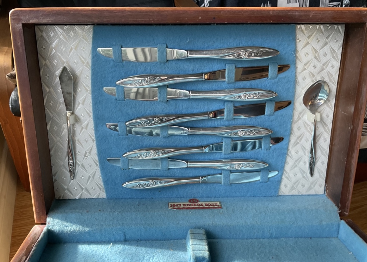 Vintage Oneida Community Silverplate Flatware - Full Set 50 pcs thumbnail