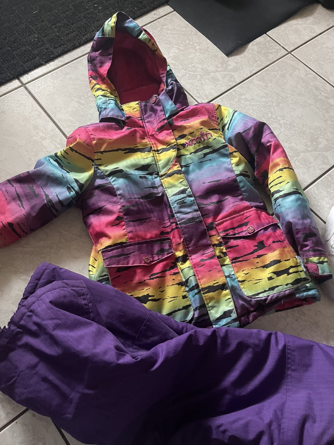 Girls snow suit thumbnail
