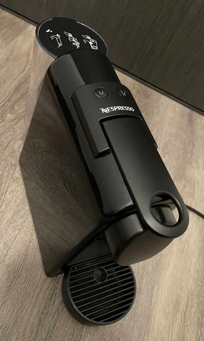 Nespresso essenza mini expresso machine by De’longhi (black) image indicator(2)