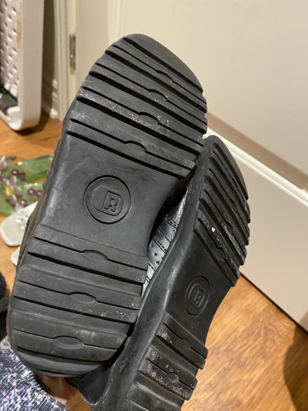 Boys Black Kenneth Cole Reaction shoes size 3 image indicator(5)