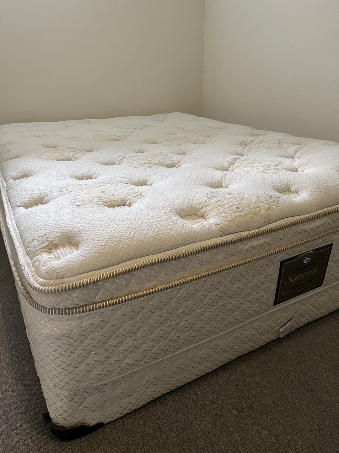 Queen mattress with box SEALY POSTUREPEDIC thumbnail