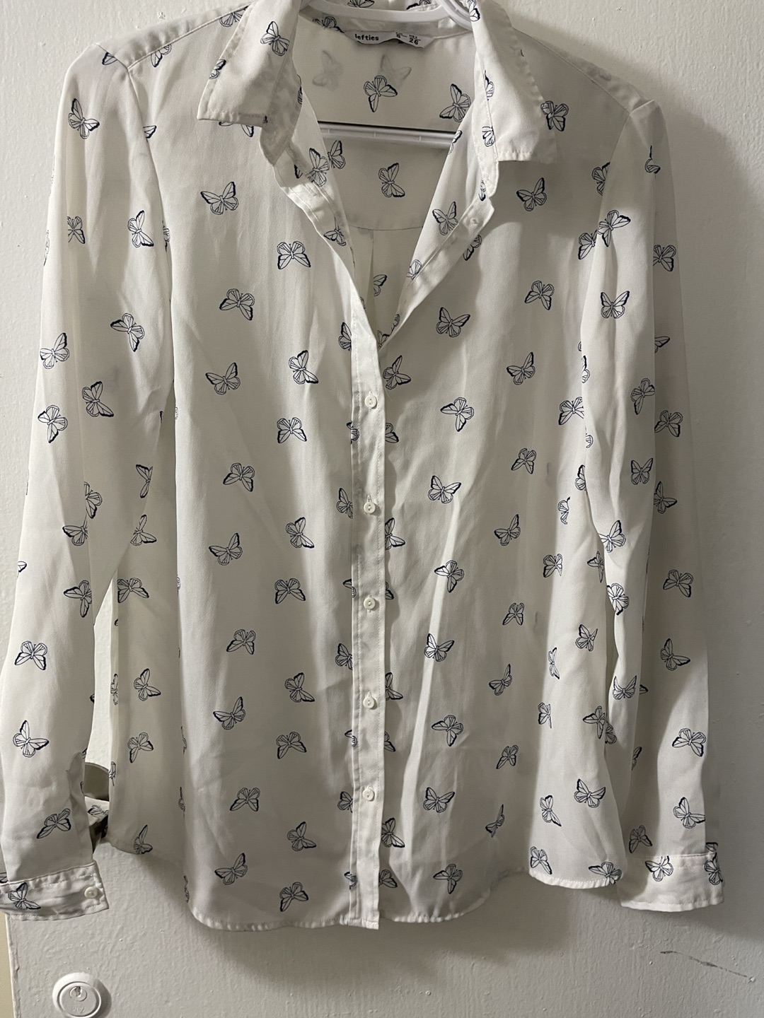 Women's shirt thumbnail