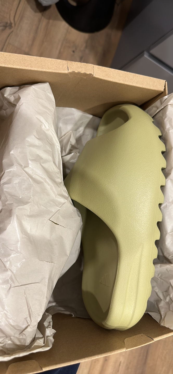 Yeezy Slides Resin men size 10