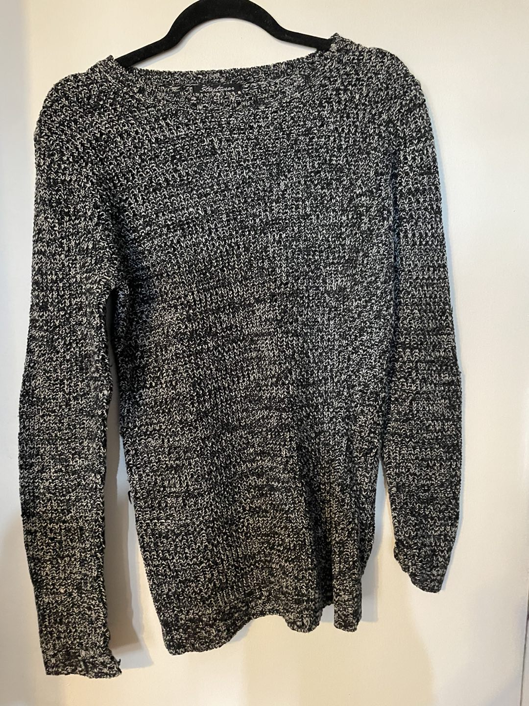 Women’s sweater thumbnail