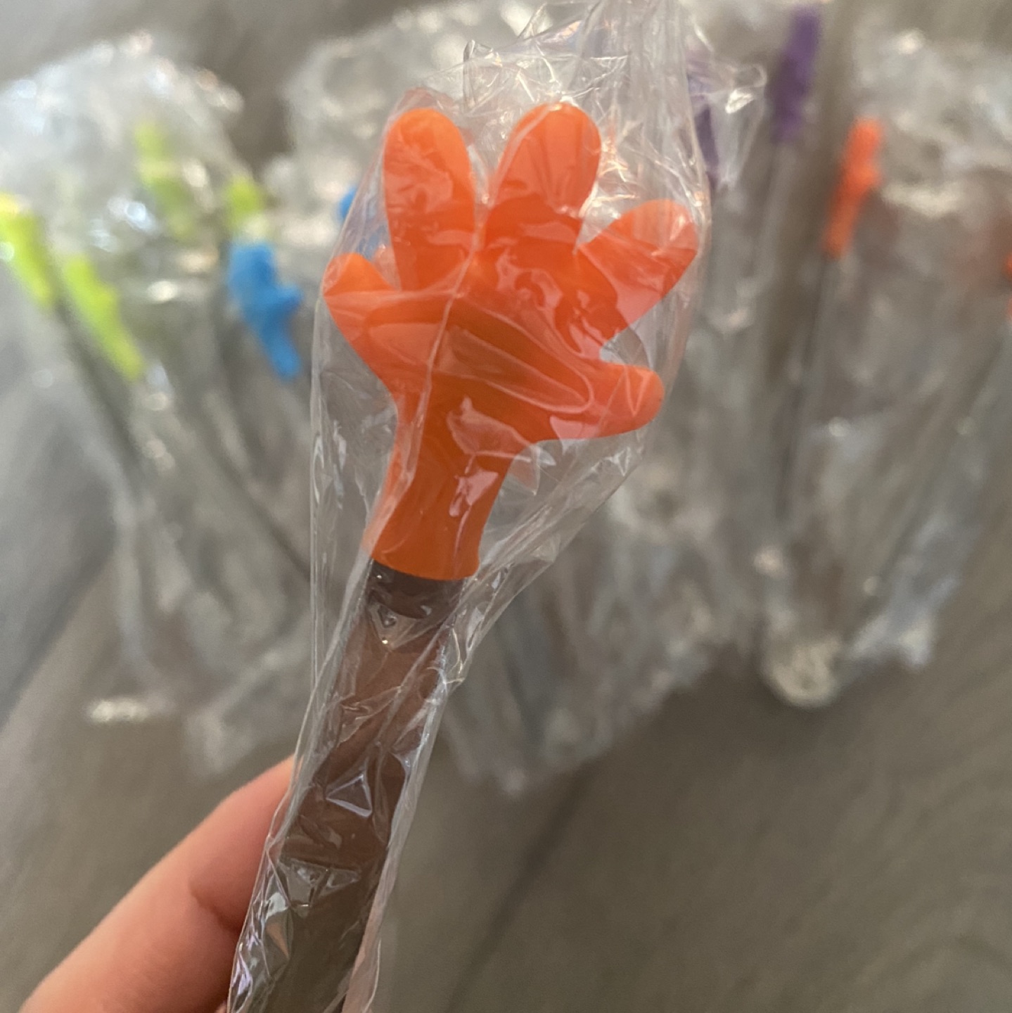 Chris W. Small Hand Shape Silicone Tongs (NEW) image indicator(4)