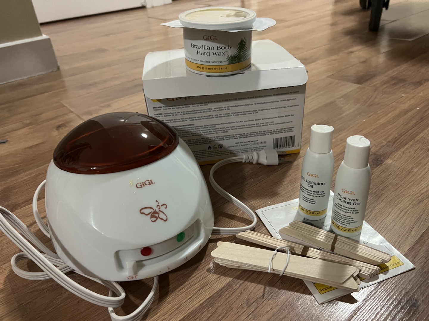 Hair waxing kit