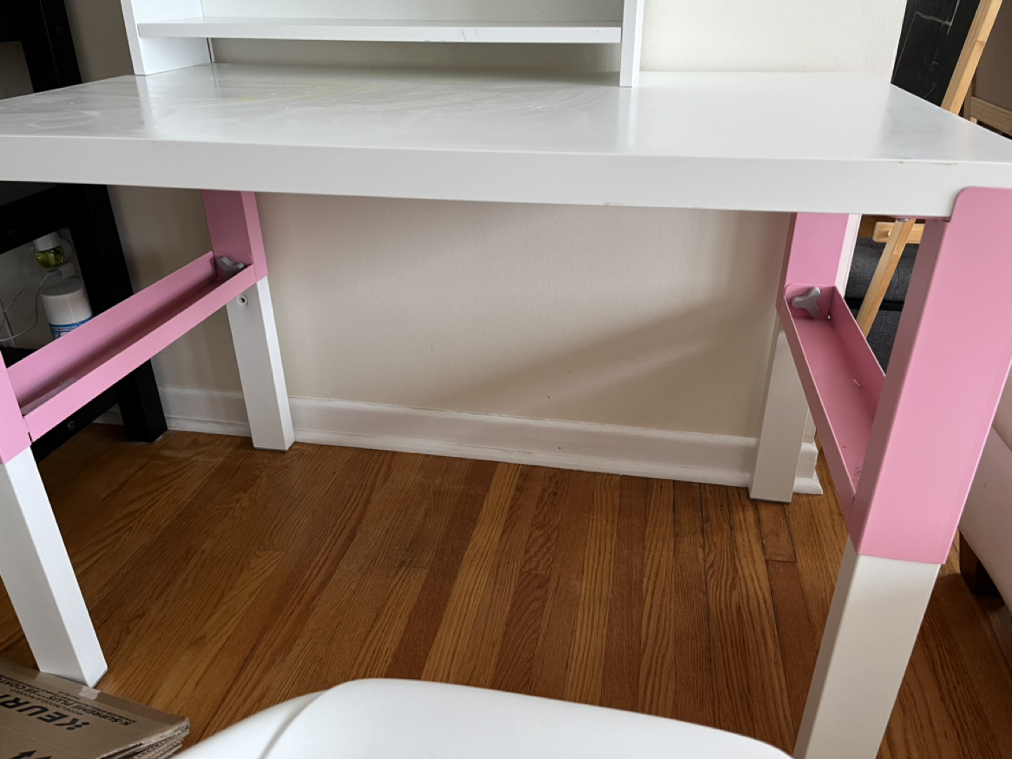 Ikea height adjustable kid’s desk and chair - photo 3