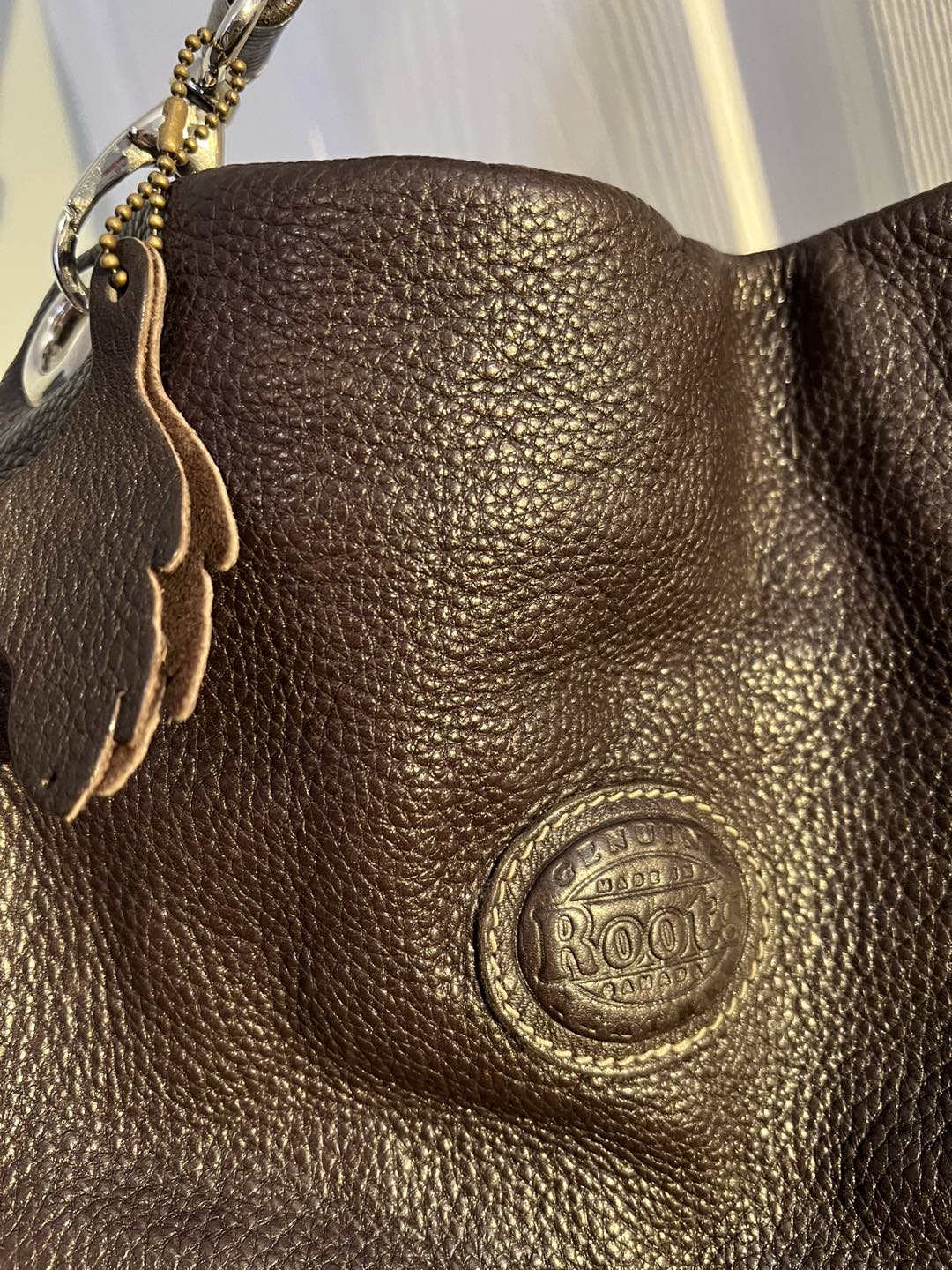 Leather Body bag / chocolate Brown   Brand: ROOTS - photo 3