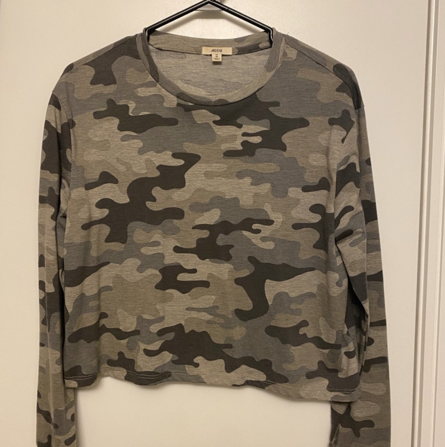 Camo crop top thumbnail