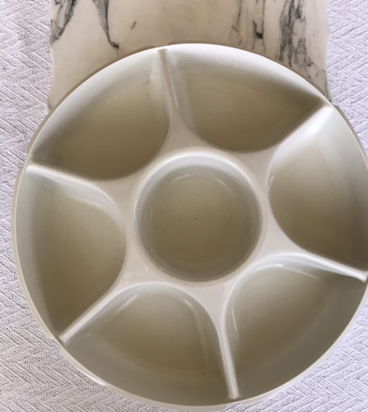 Vintage Collectable Tupperware Serving Tray image indicator(3)