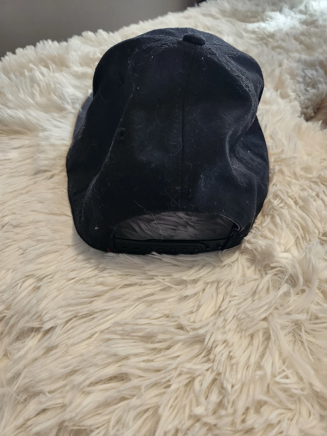 Deadmau5 ball cap image indicator(2)