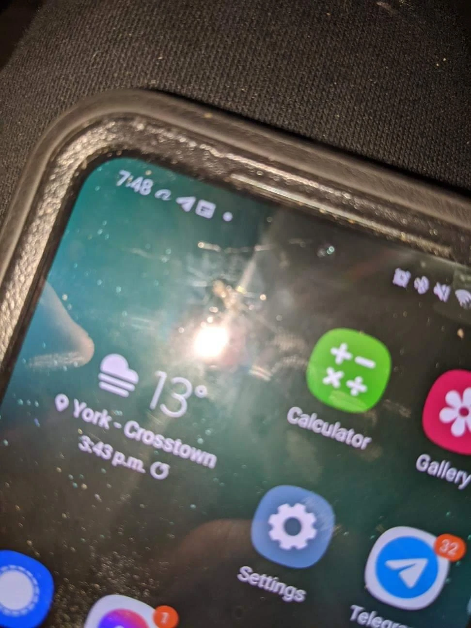 Samsung S22 - photo 2
