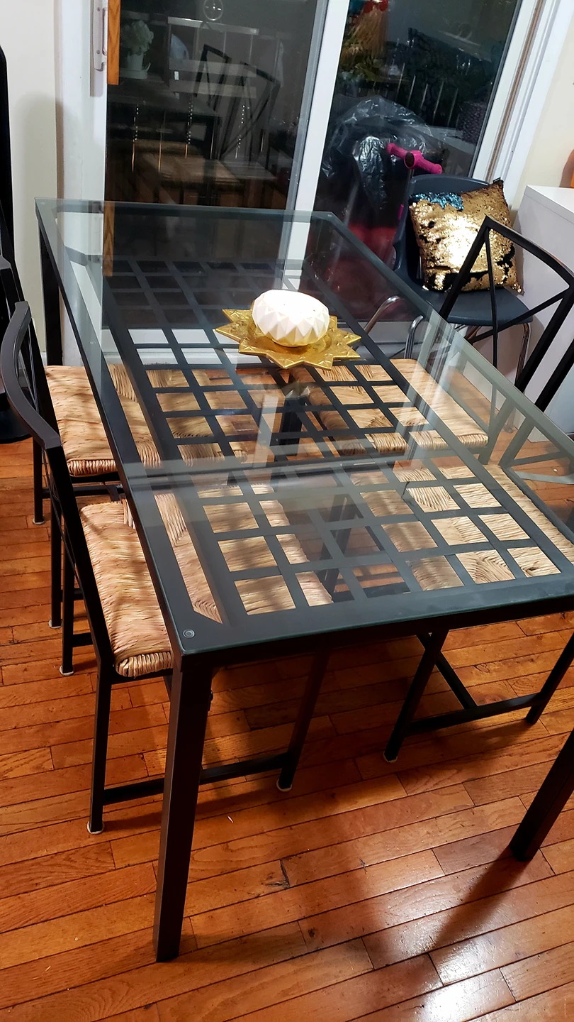 Glass Top Dining Table w/ 4 ratan seat - photo 2