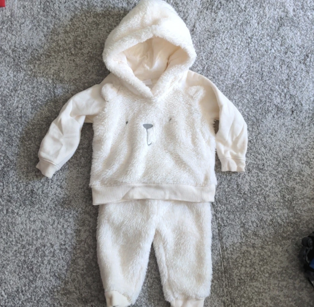 Baby Gap fuzzy bear outfit 6-12 months thumbnail