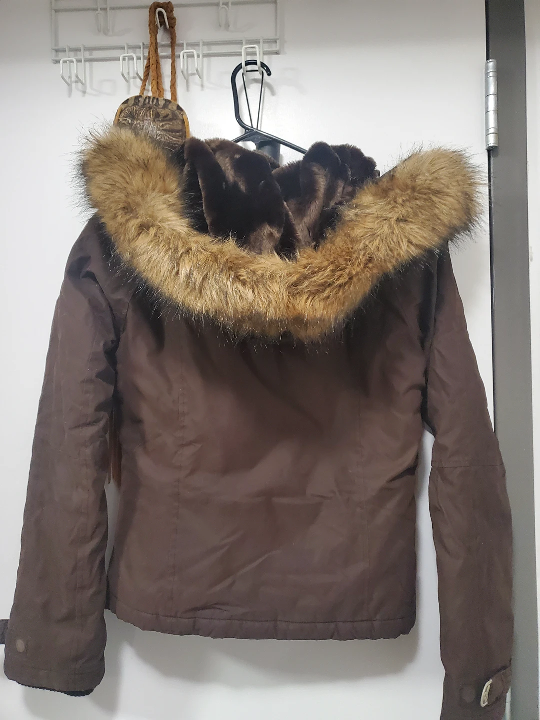 Aritzia TNA ski jacket image indicator(2)