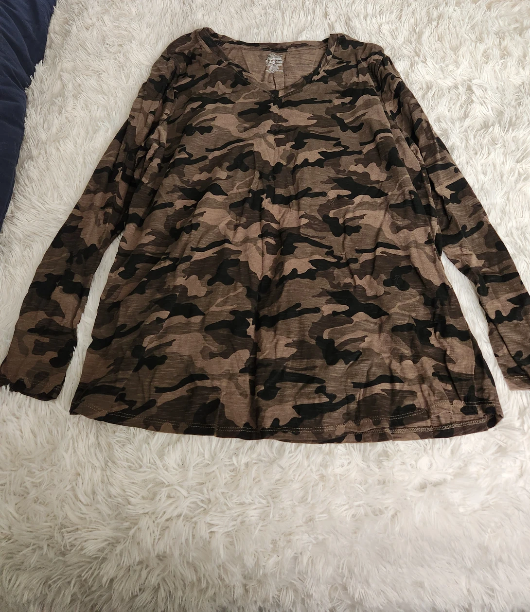 women's shirt thumbnail
