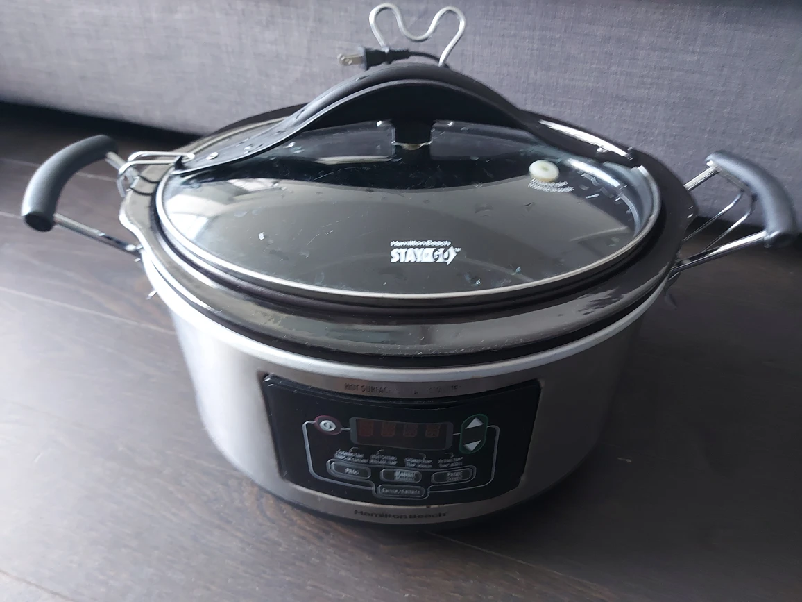 Hamilton Beach Stay Or Go 6 Quart Slow Cooker - Pickup Only - photo 4