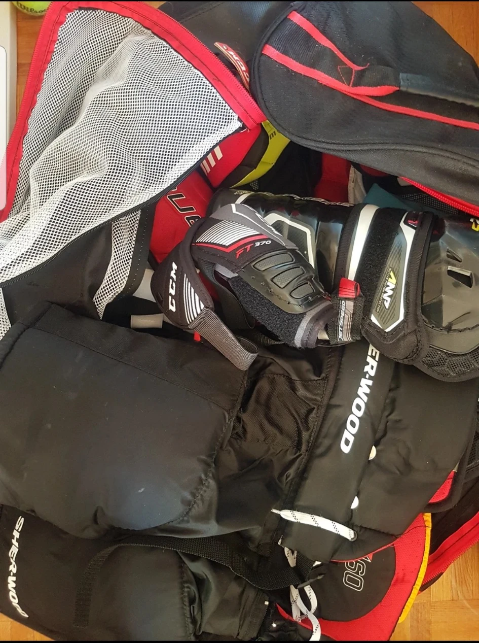 Hockey Equipments For Kids Around age 10 thumbnail