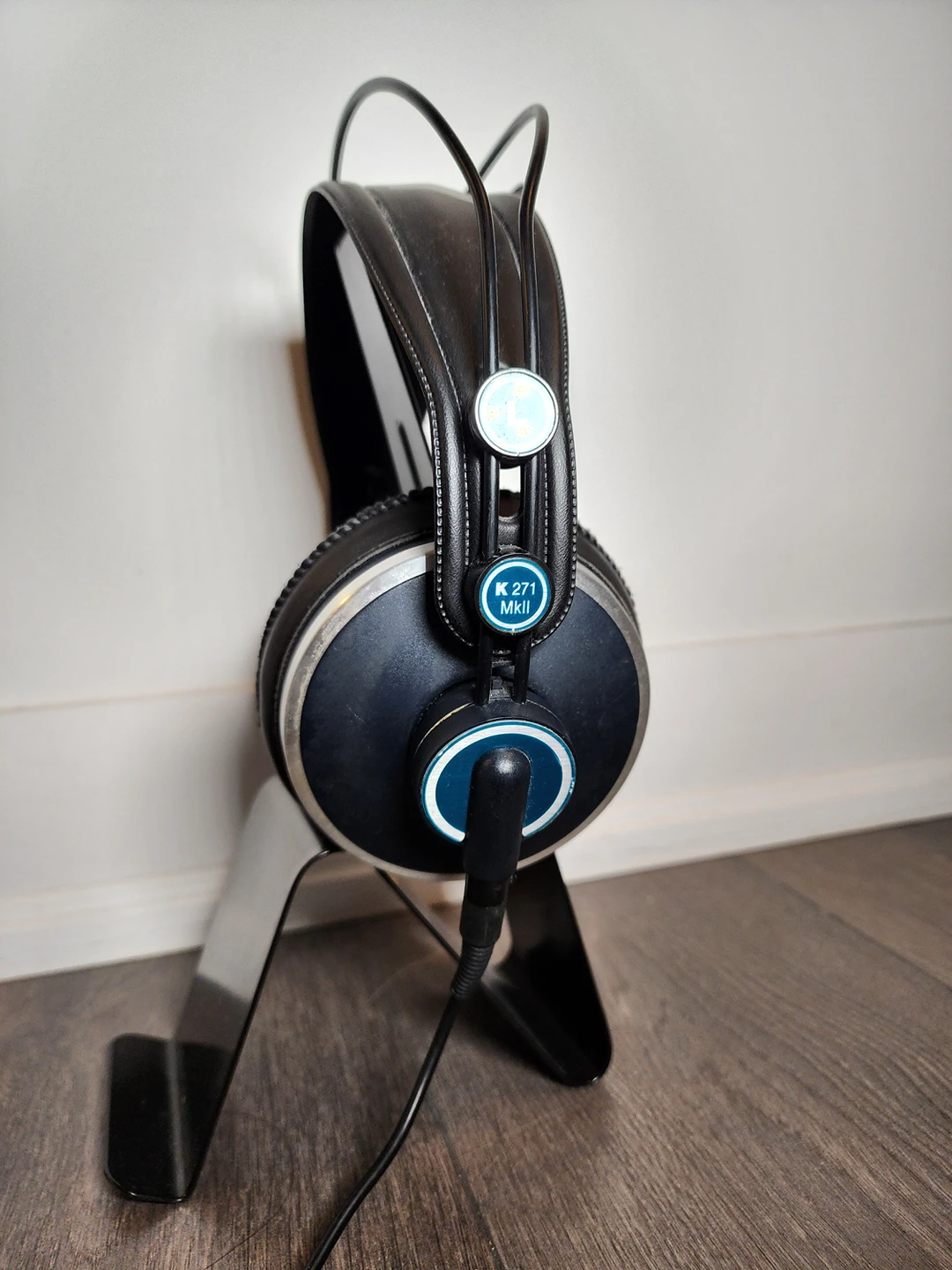 AKG K271 MKII Professional Studio Headphones - photo 3