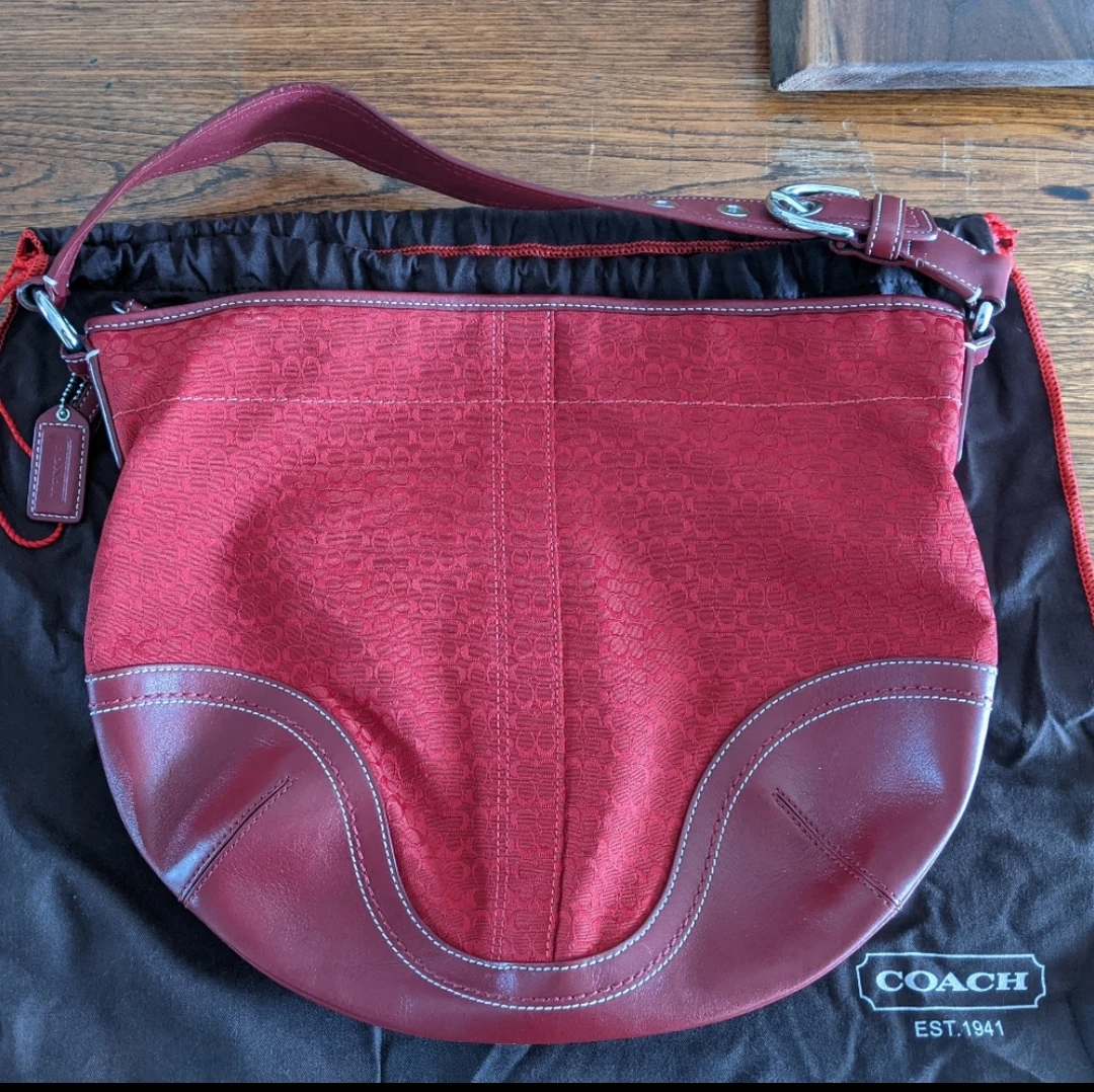 Coach shoulder bag thumbnail