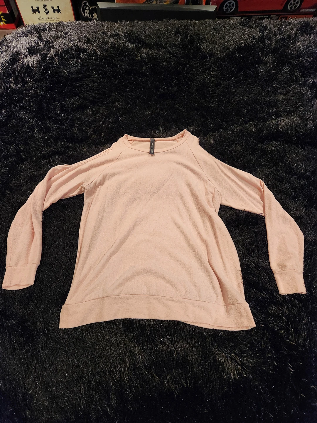 Cold shoulder tops thumbnail