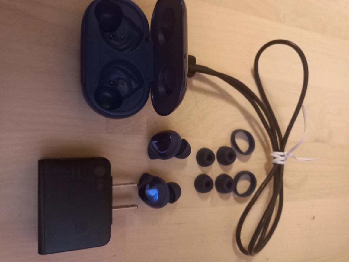 Samsung Galaxy Earbuds thumbnail