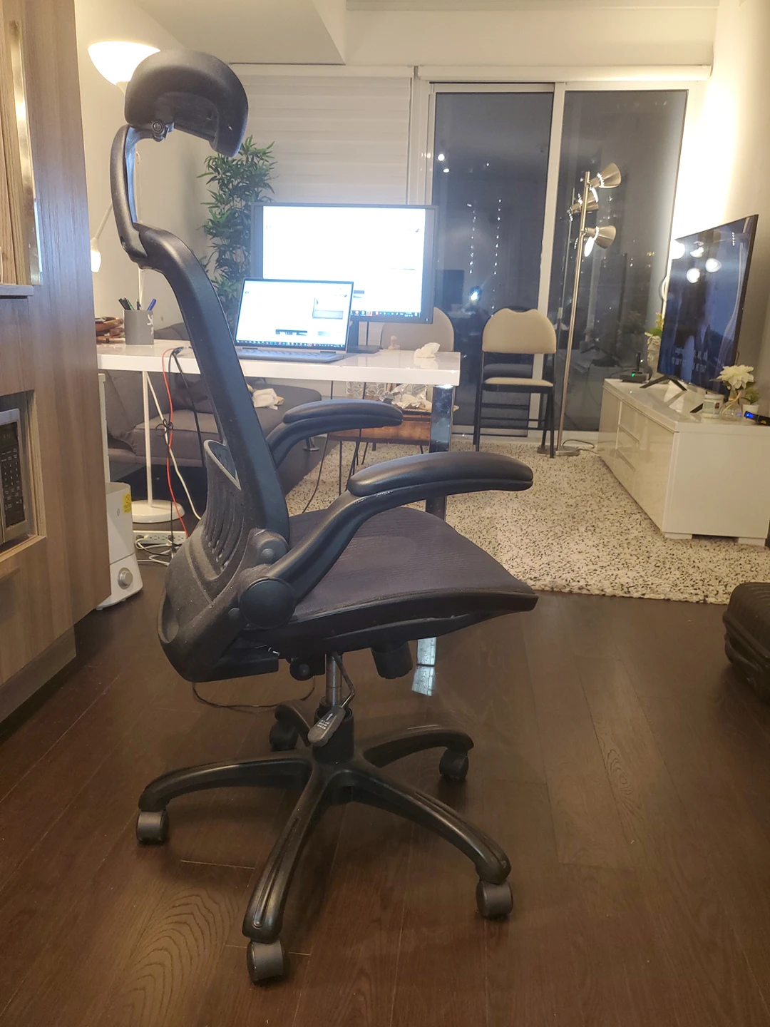 Highly Ergonomic Office Work Chair, fully adjustable - photo 3