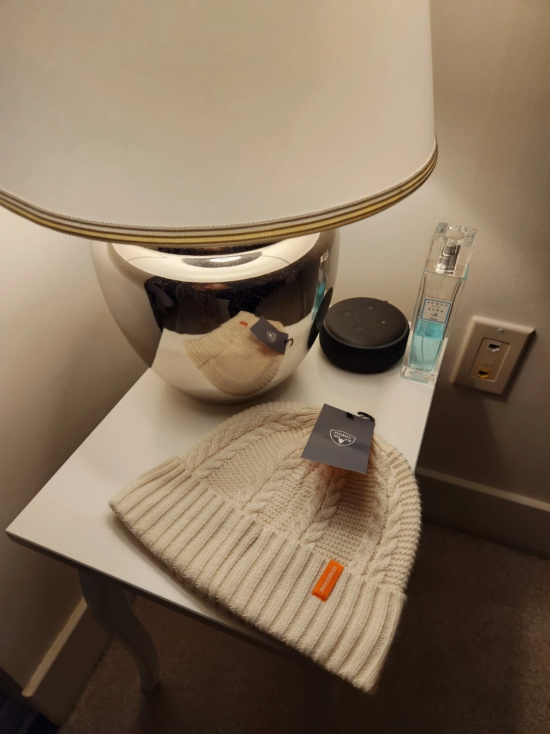 Nobis Beanie(BNWT, Authentic) image indicator(5)