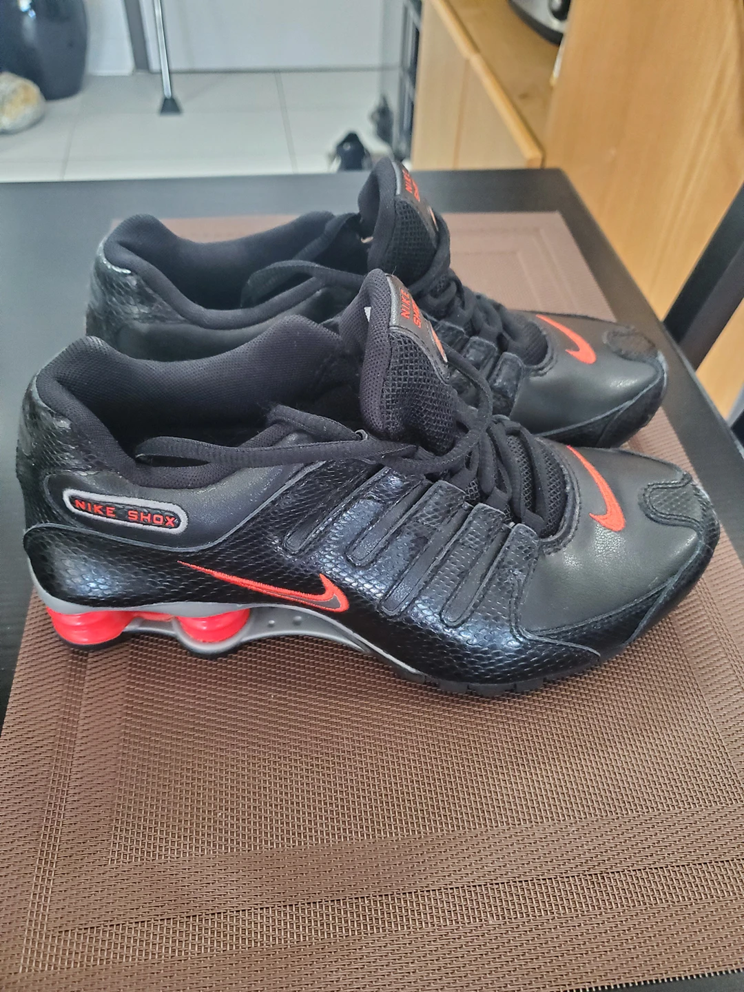 Woman's Nike Shox Runners image indicator(2)