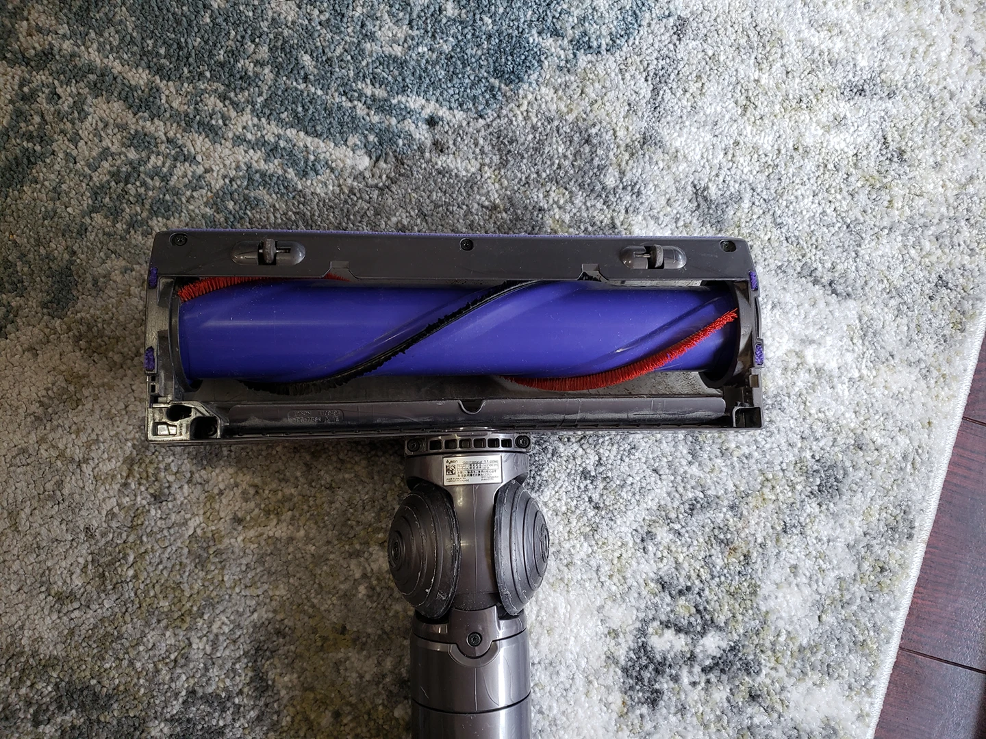 Dyson V7 Stick Vacuum - photo 3