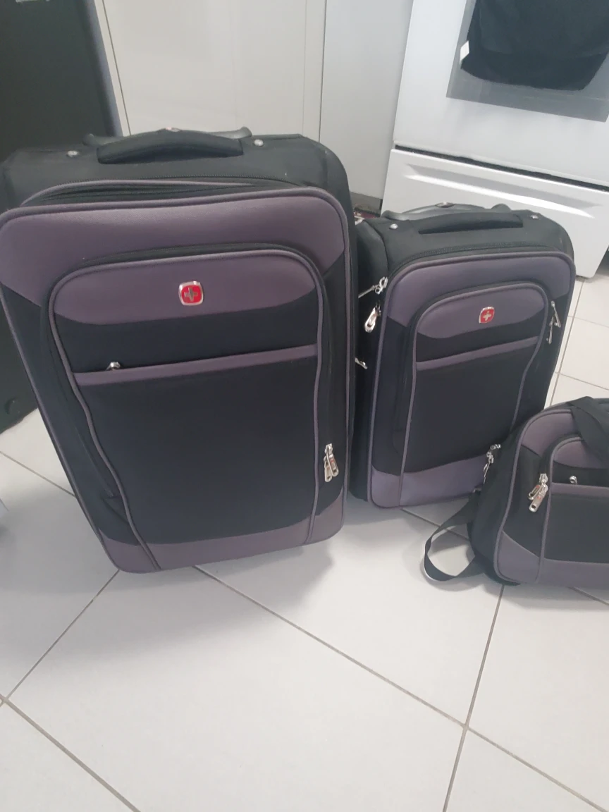Luggage/Suitcases x 3 thumbnail
