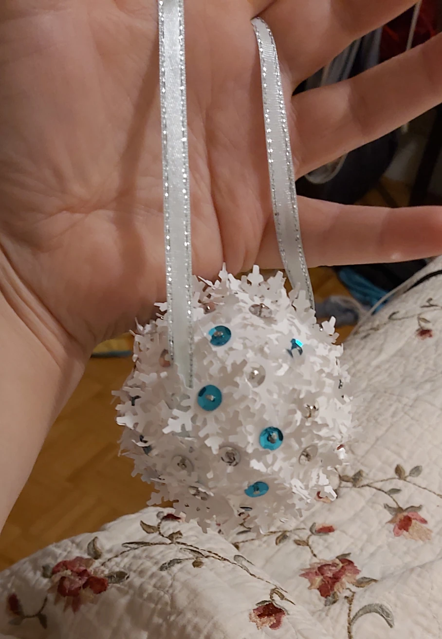 Homemade Snowball Ornament #freecycle - photo 2