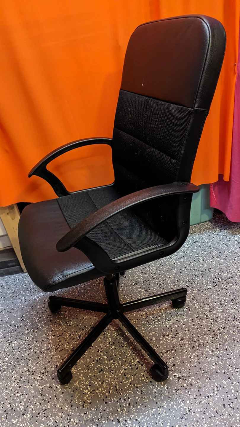 Office Chair on wheels - photo 3