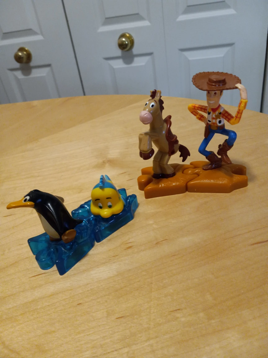 Disney collectables image indicator(3)