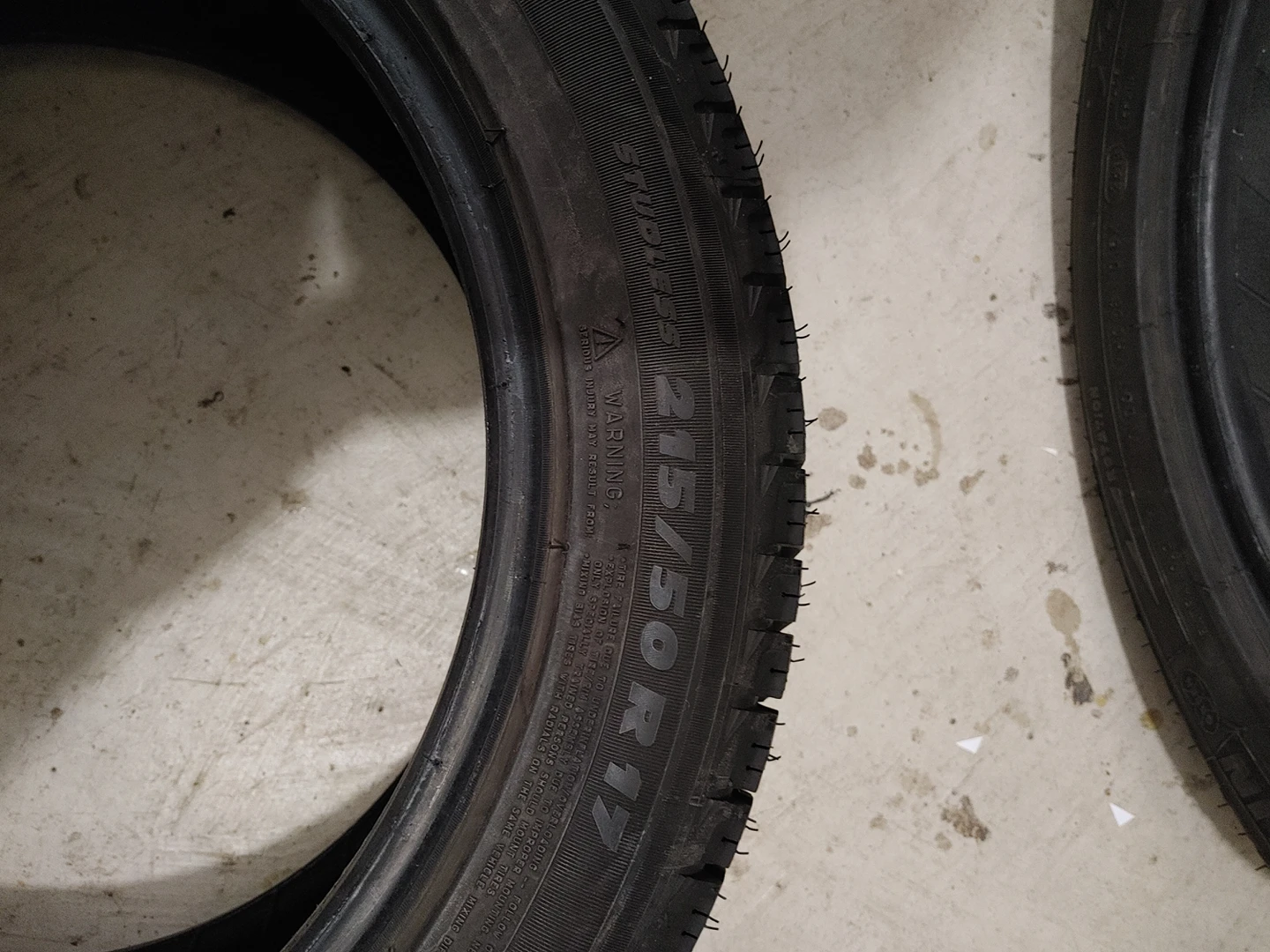 Snow Tires 215/50R17 image indicator(4)