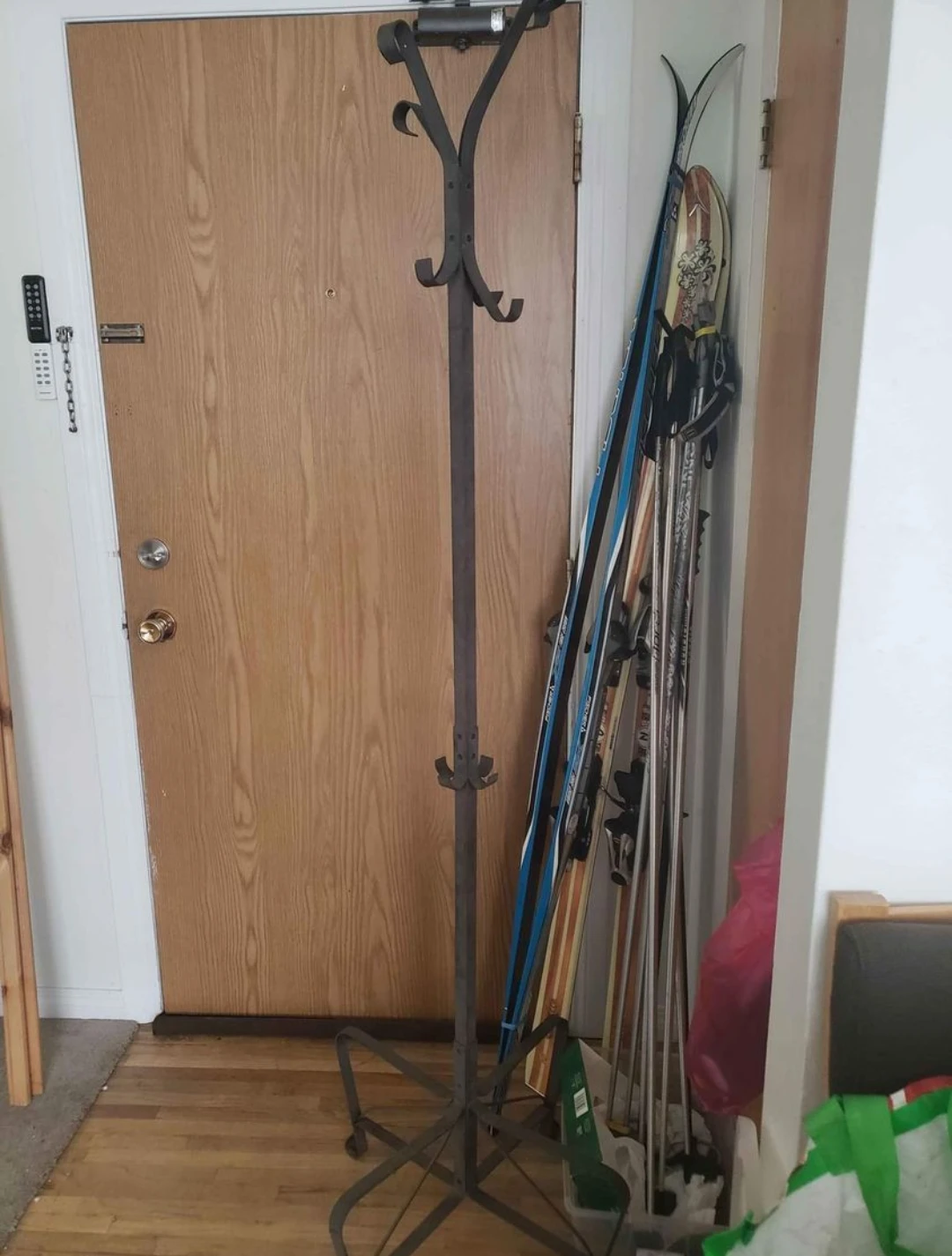 coat rack - photo 2