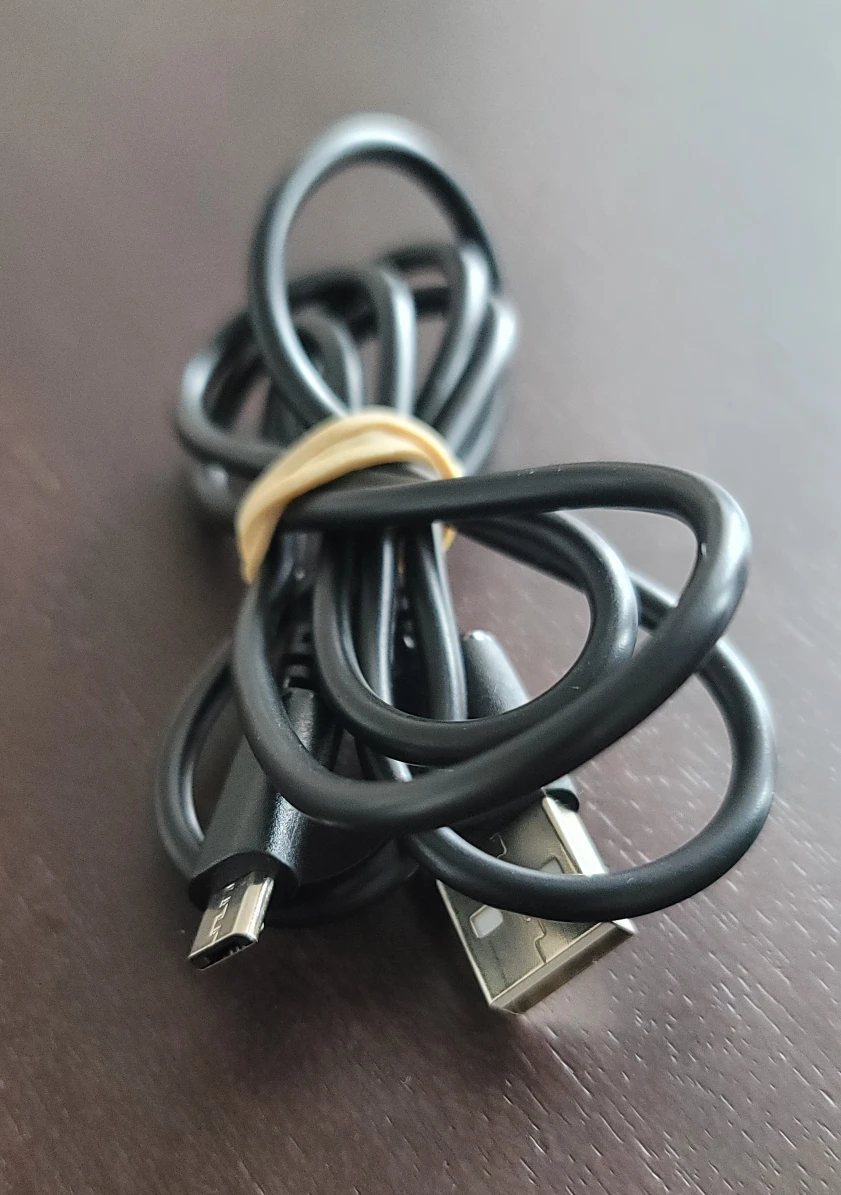 Aukey 5000 mAh Battery Bank image indicator(4)