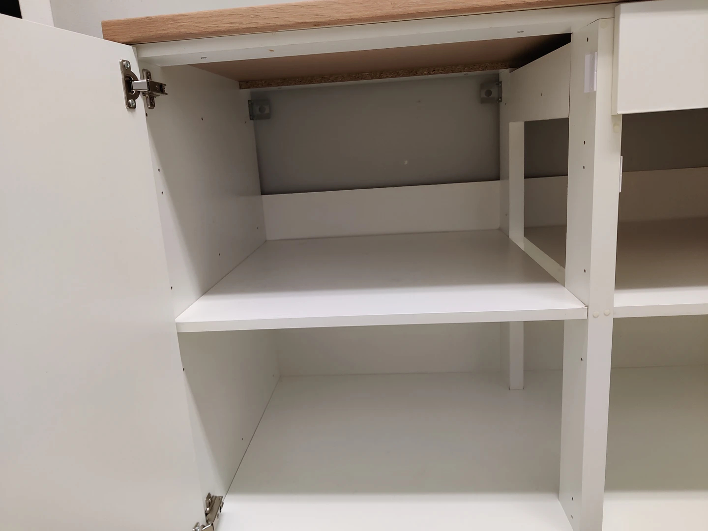 Kitchen cabinet with doors and drawers - photo 4