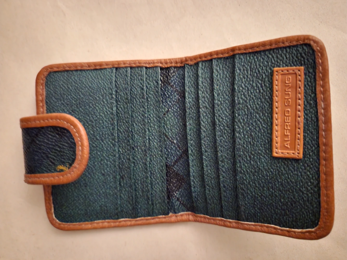 Leather Alfred Sung credit card holder image indicator(2)