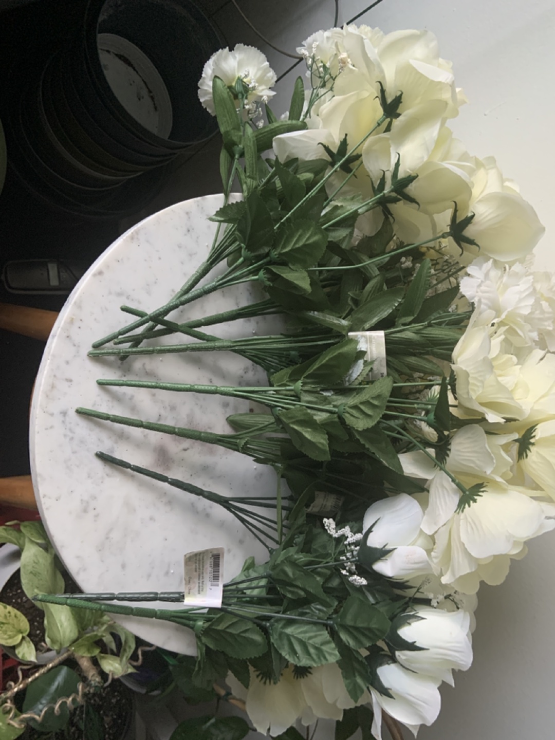 Beautiful artificial flowers with vase image indicator(3)