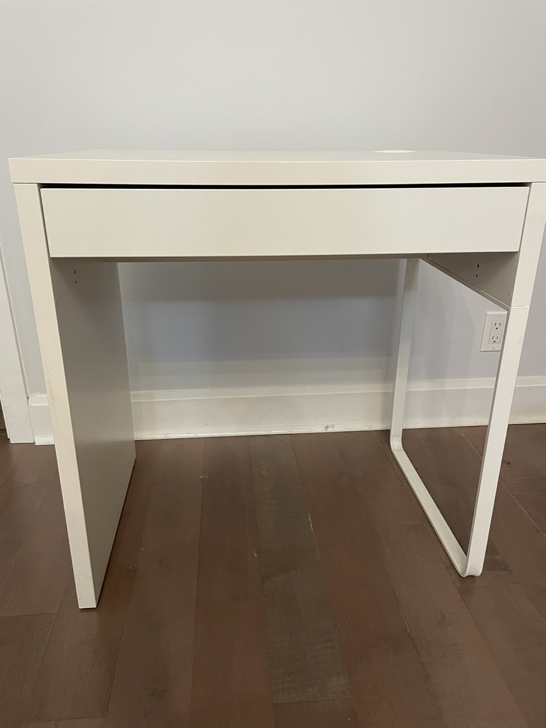 Small Ikea Desk - photo 2