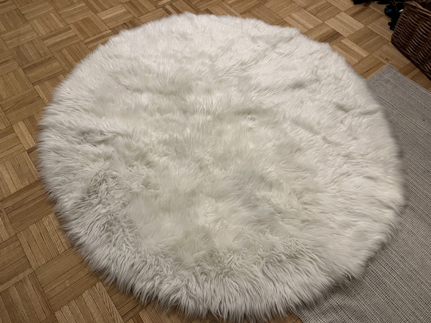 White fluffy luxurious carpet