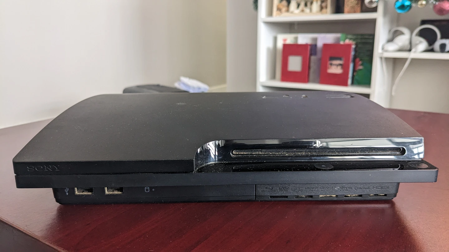 PS3 - 320gb - Fair Condition - photo 4