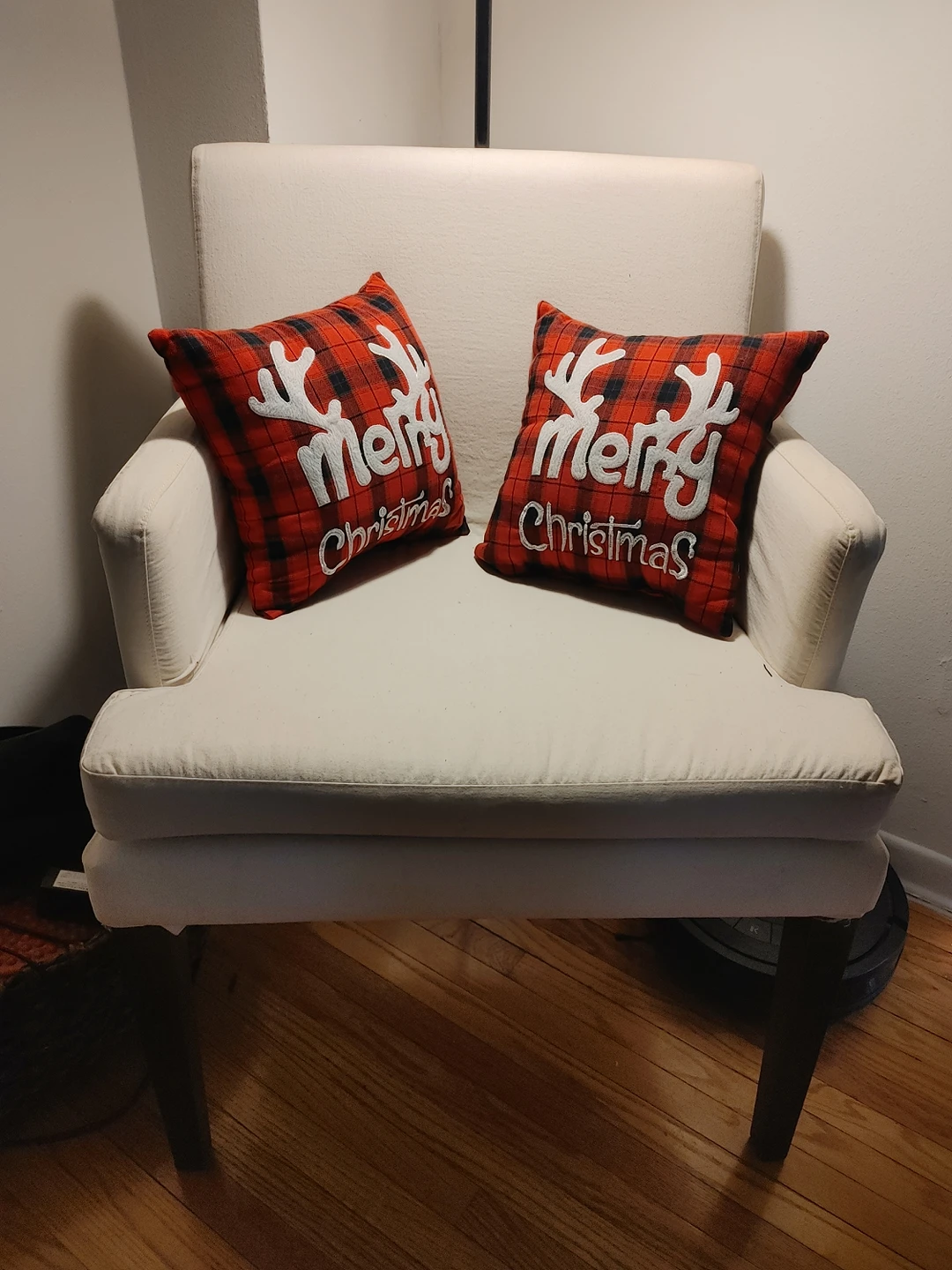 white accent chair with brown legs