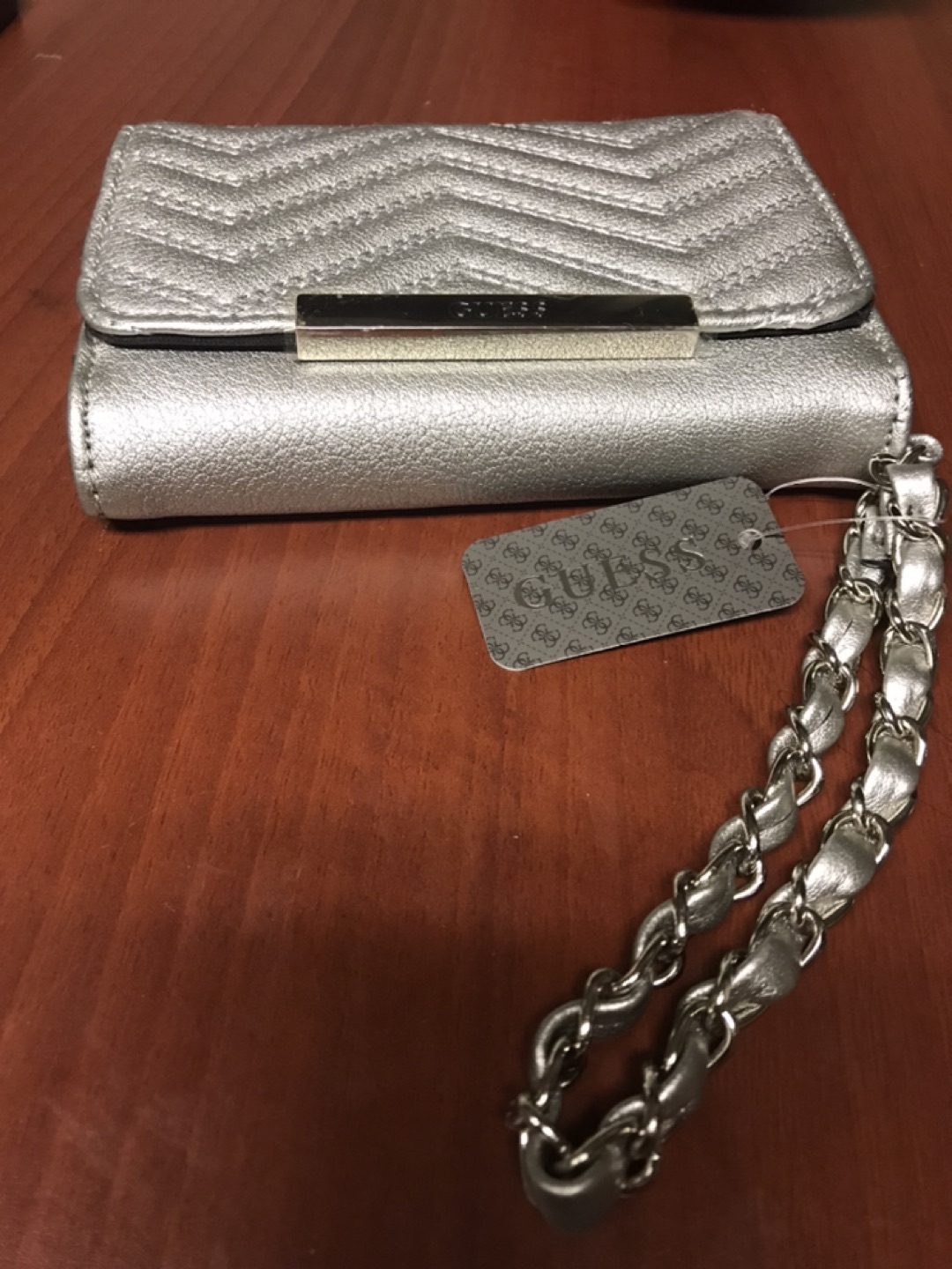 Guess - photo 2