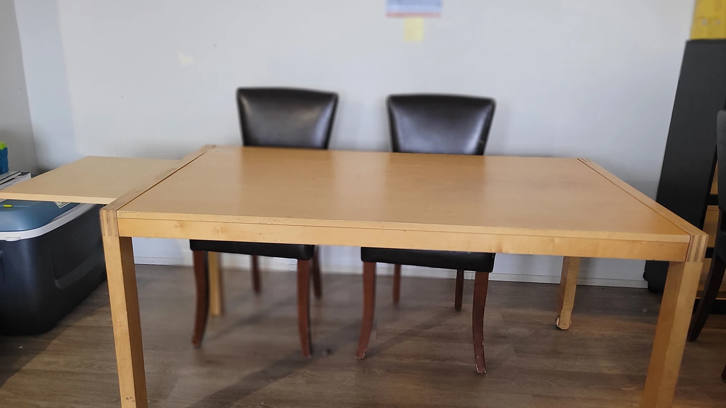 Expandable table 59 - 79.5 in x 33 in