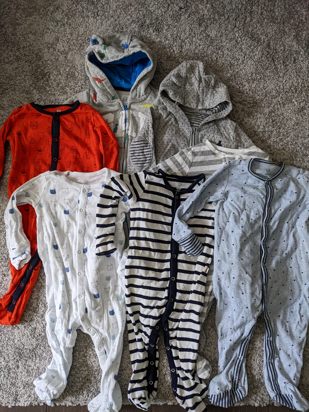 Baby Gap Onesies (9-12 months) thumbnail