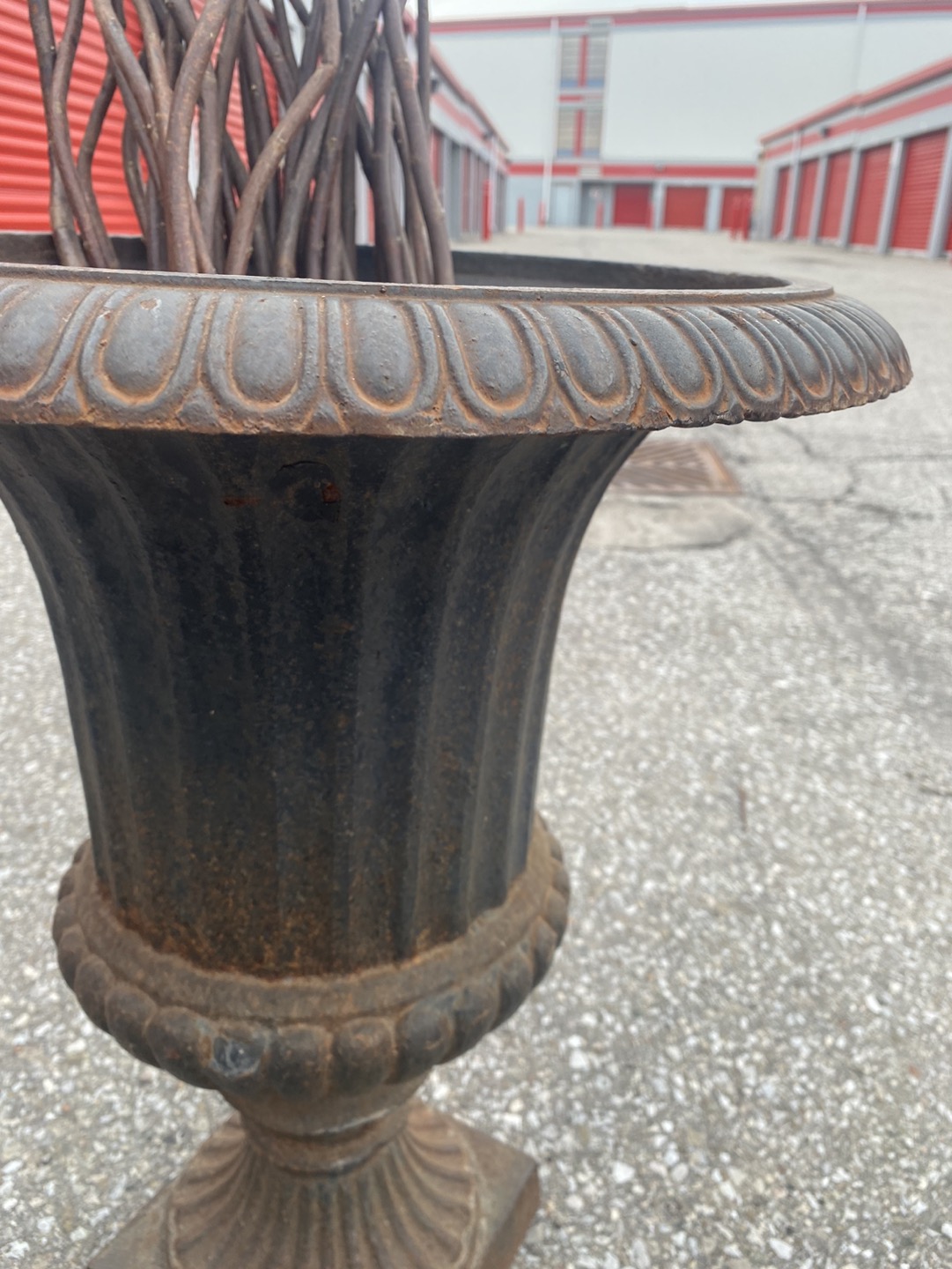 Outdoor metal flower pot stand - photo 2